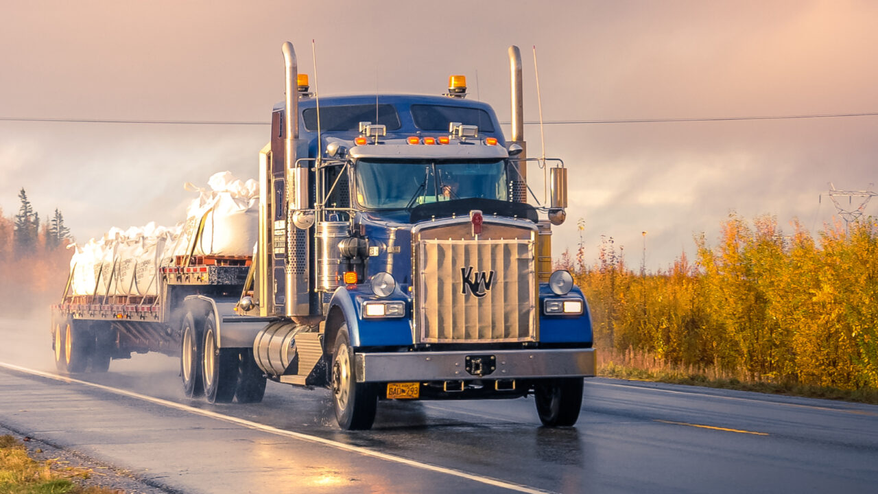 How Utah’s Trucking Accident Lawyers Help Victims