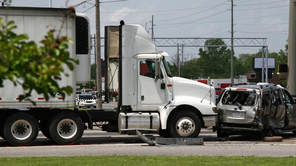 Navigating Semi-Truck Accident Investigations