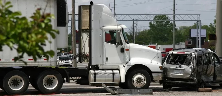How to Document Evidence After a Semi-Truck Accident-image